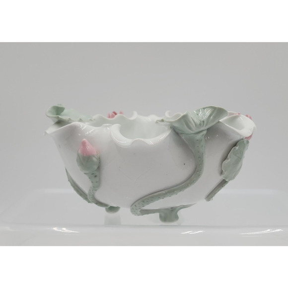 Mid-Century Majolica Pottery White Water Lilly Pattern Bowl Ruffled Edges - Picture 3 of 8